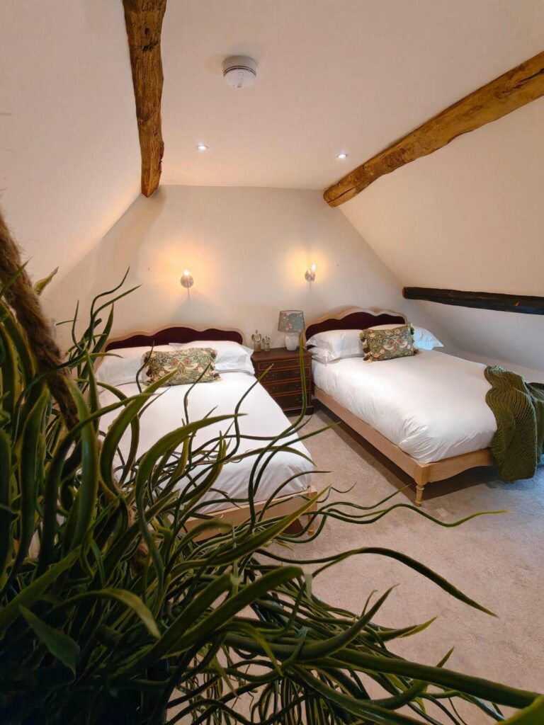 cotswold-cottage-guesthouse-family-suite-02