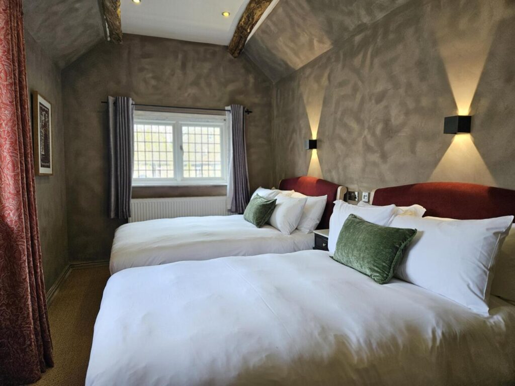 cotswold-cottage-guesthouse-family-suite-12