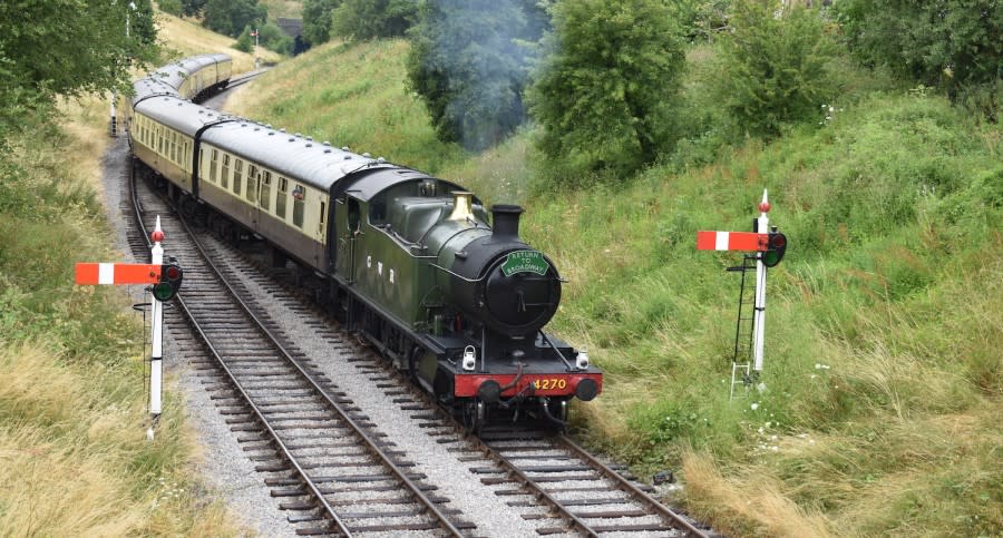 Cotswold Cottage Guesthouse - Wonderful Winchcombe Steam train at Gloucestershire Warwickshire Steam Railway